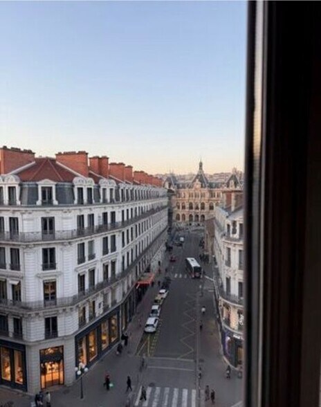 Bureau dans Lyon à louer - Photo du bâtiment - Image 3 de 8