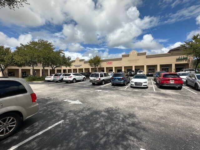 298 S Nova Rd, Ormond Beach, FL à louer - Photo du bâtiment - Image 1 de 4