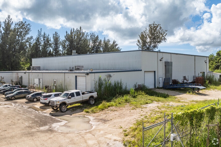 29055 SW 107th Ave, Homestead, FL for lease - Primary Photo - Image 1 of 32