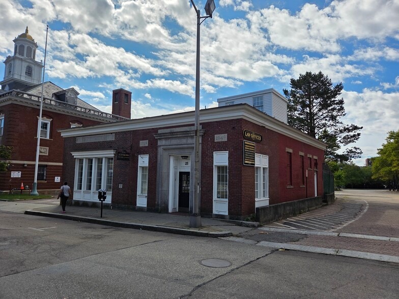 25 Crescent St, Brockton, MA for sale - Building Photo - Image 2 of 15