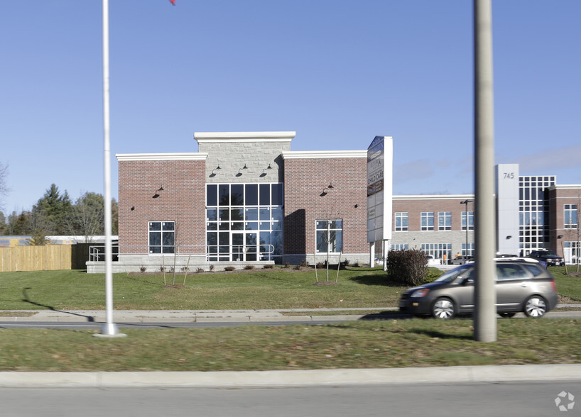 715 Coronation Blvd, Cambridge, ON for lease - Primary Photo - Image 1 of 2