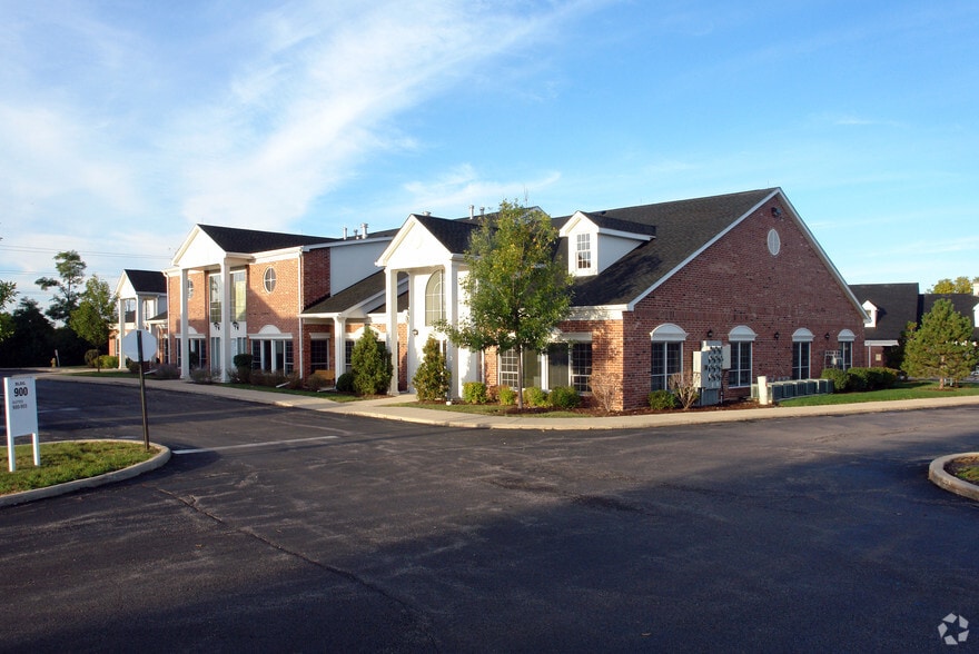 33 W Higgins Rd, South Barrington, IL à vendre - Photo du bâtiment - Image 2 de 3
