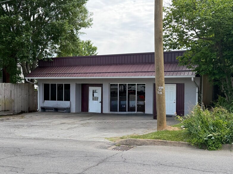 205 S Armstrong Rd, Rogersville, TN à vendre - Photo du bâtiment - Image 2 de 19