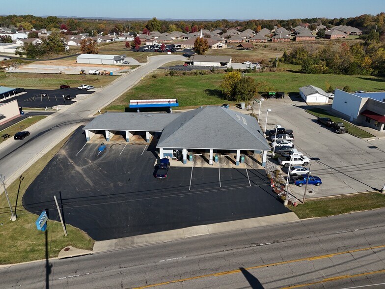 1343 Highway 62 E, Mountain Home, AR à vendre - Photo du bâtiment - Image 2 de 14