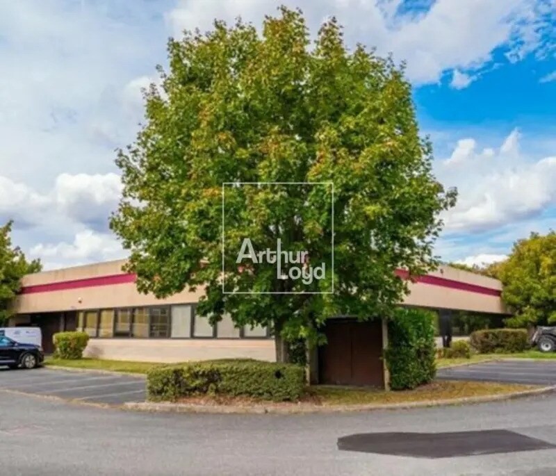 Industrial in Bondoufle for lease Building Photo- Image 1 of 9