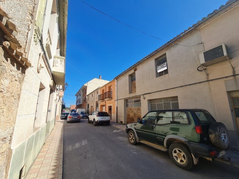 Retail in Alicante for sale - Building Photo - Image 2 of 2