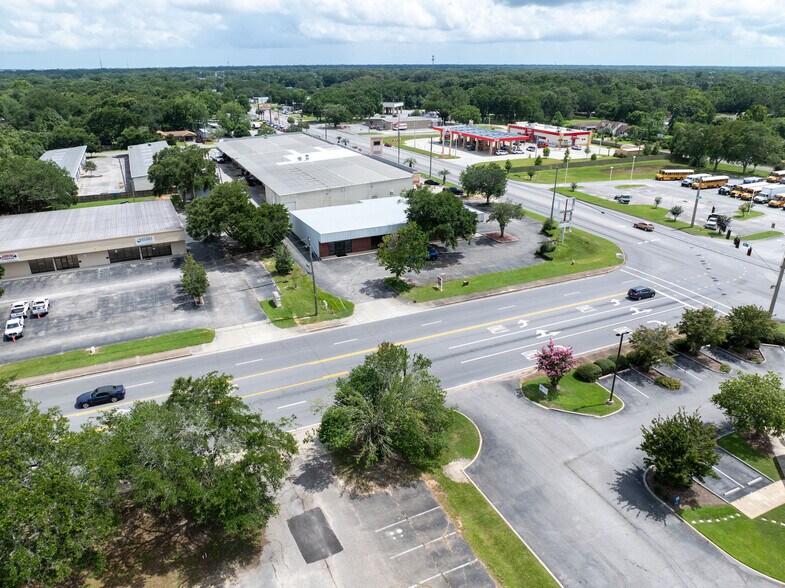275 W Airport Blvd, Pensacola, FL à louer - Photo du bâtiment - Image 3 de 44