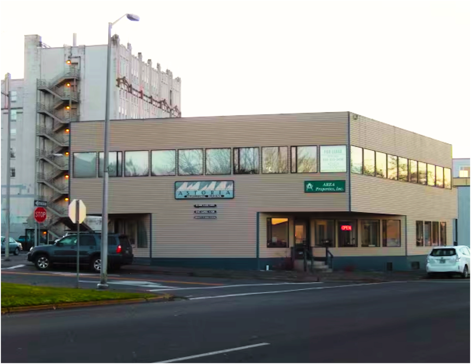 1490 Commercial St, Astoria, OR for lease Building Photo- Image 1 of 12