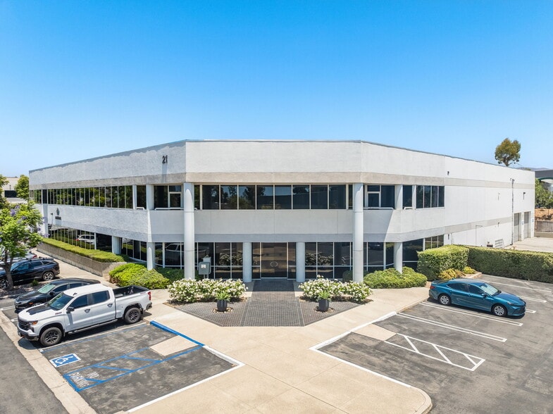 21 Morgan, Irvine, CA for lease - Building Photo - Image 2 of 15