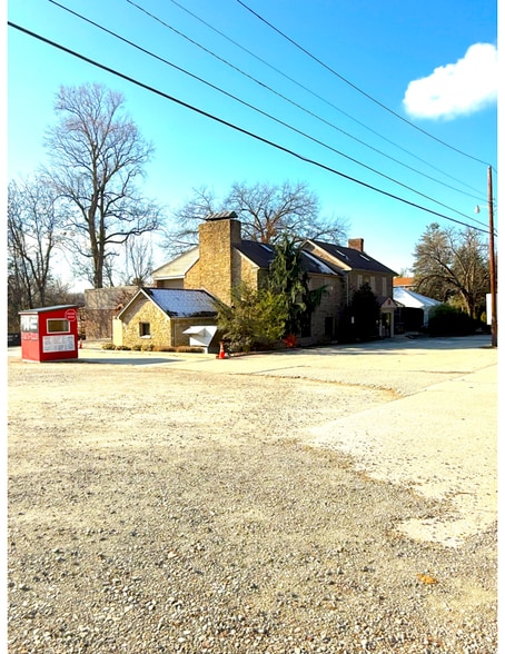 117 Toll House Rd, Greensburg, PA à vendre - Photo du bâtiment - Image 2 de 2