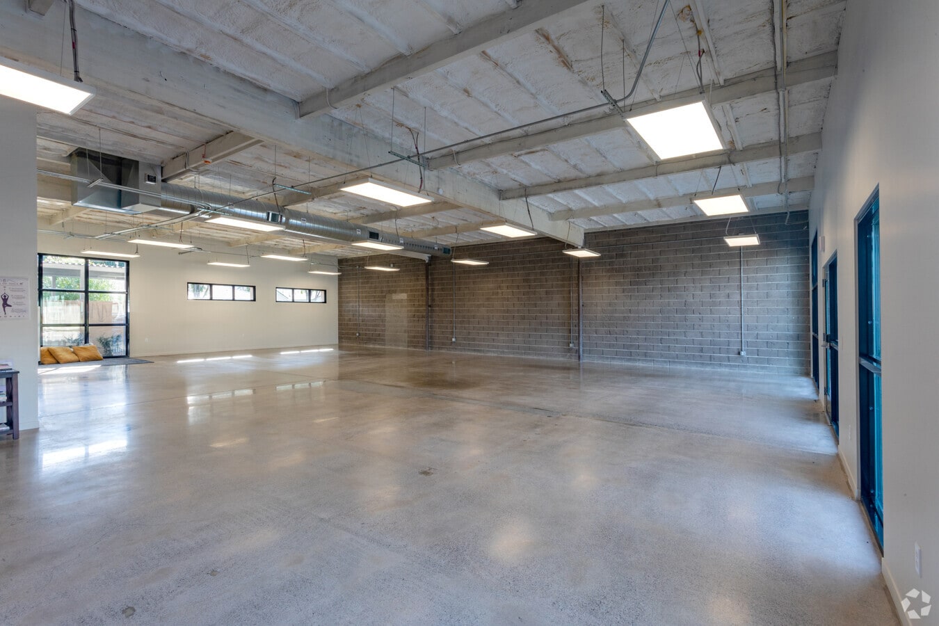 259-261 Moffett Blvd, Mountain View, CA 94043 - Unité 259 -  - Photo intérieure - Image 2 of 4