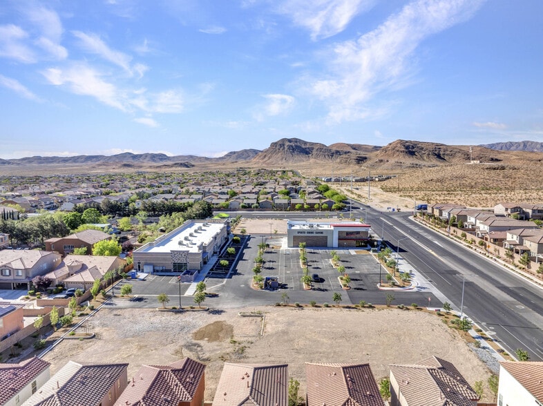 9650 S Fort Apache Rd, Las Vegas, NV à louer - Photo du bâtiment - Image 2 de 7