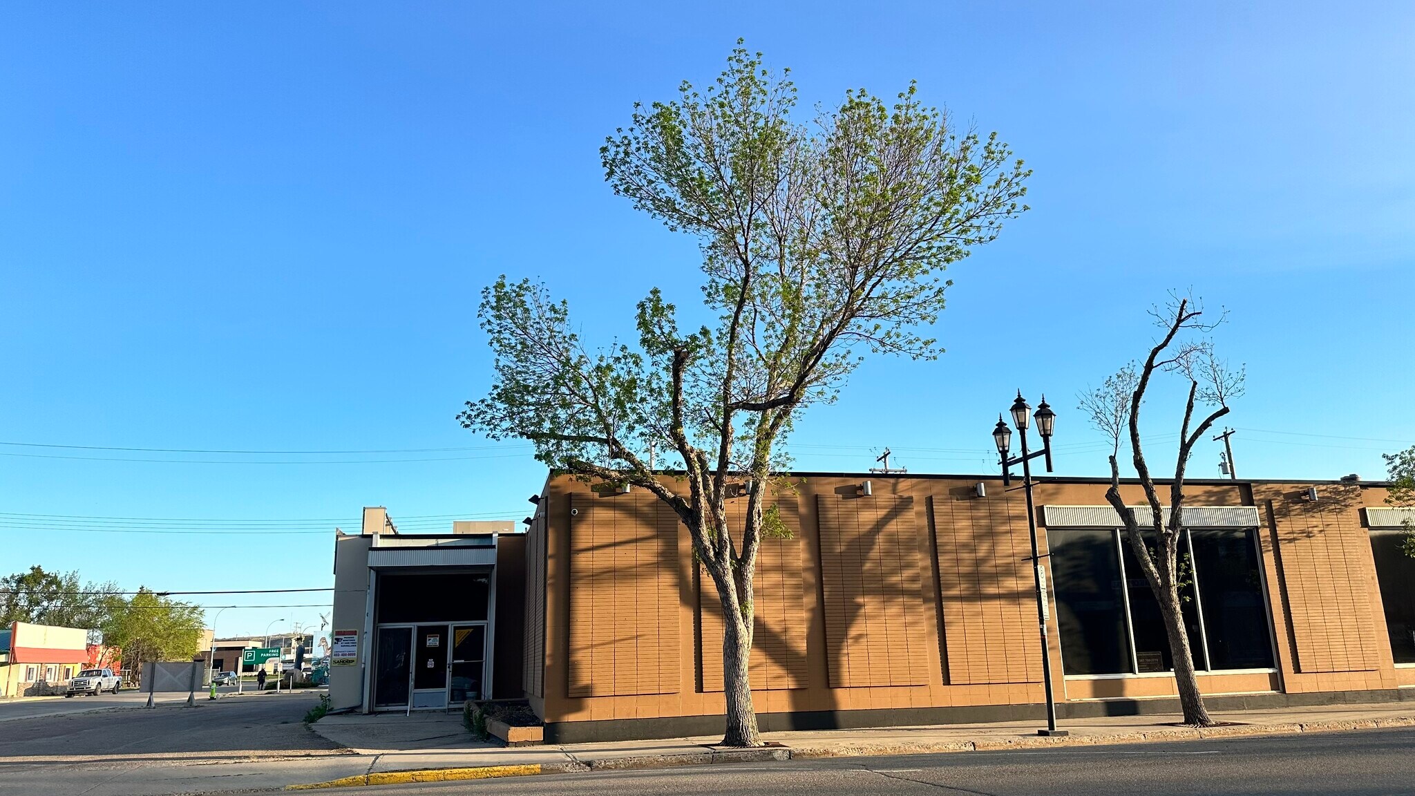 95 3 Ave E, Drumheller, AB for lease Primary Photo- Image 1 of 2
