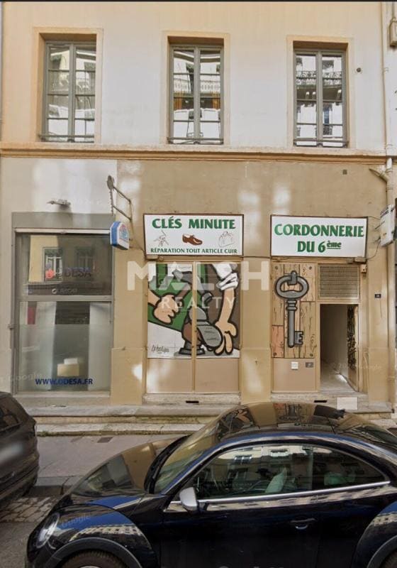 Retail in Lyon for lease Building Photo- Image 1 of 7