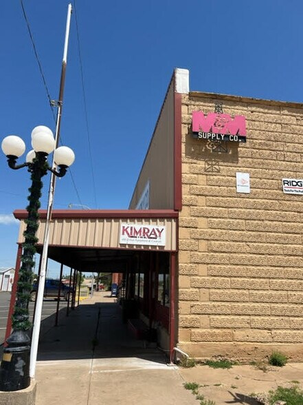 402 North Main, Cement, OK à vendre - Photo du bâtiment - Image 3 de 11