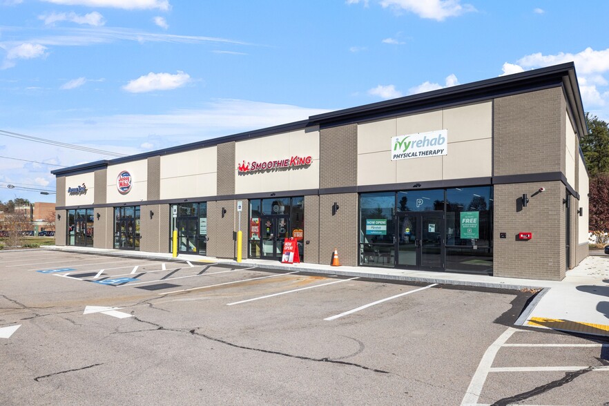 493 Amherst St, Nashua, NH for lease - Building Photo - Image 3 of 14