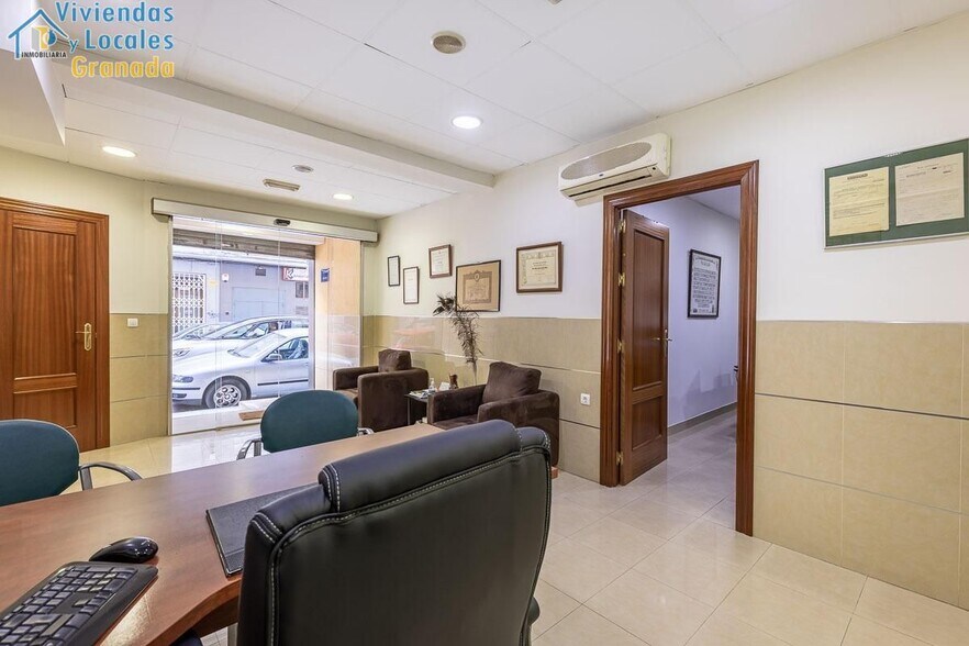 Office in Granada, Granada for sale - Interior Photo - Image 3 of 20