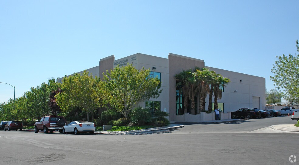 323 Orville Wright Ct, Las Vegas, NV for sale - Building Photo - Image 3 of 6