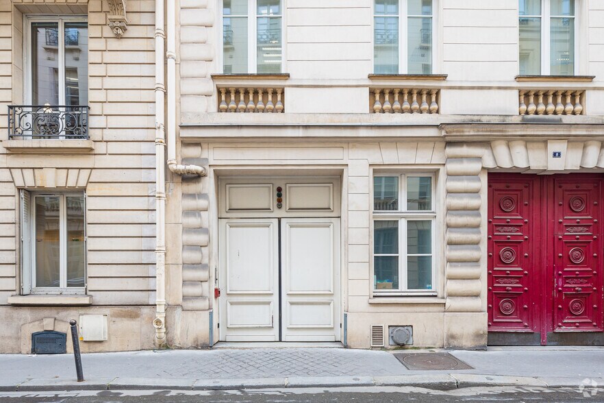8 Rue Cambacérès, Paris à louer - Photo du bâtiment - Image 3 de 3