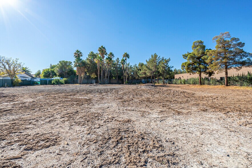 3515 E Sunset Rd, Las Vegas, NV à vendre - Photo du bâtiment - Image 3 de 9