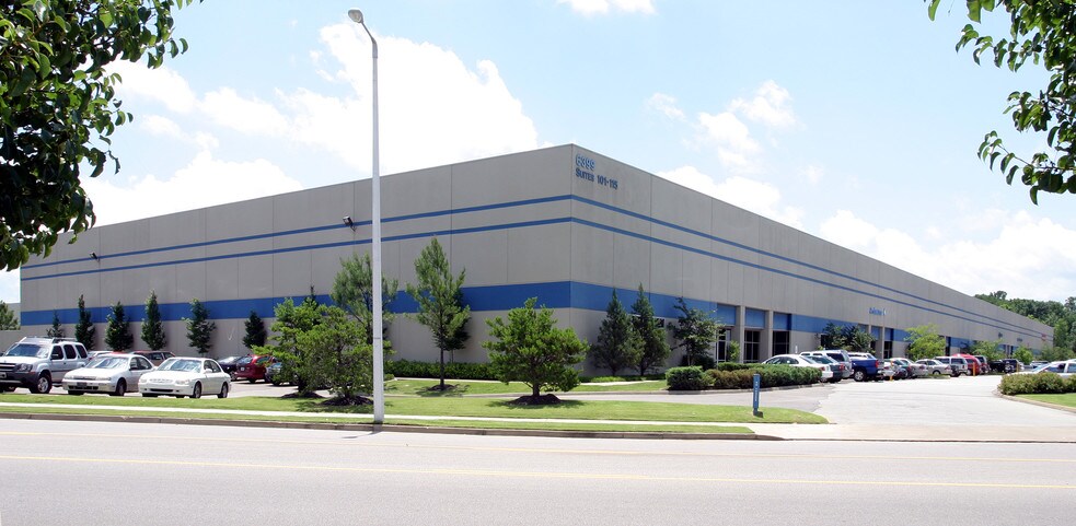 6399 Shelby View Dr, Memphis, TN à louer - Photo du bâtiment - Image 2 de 15