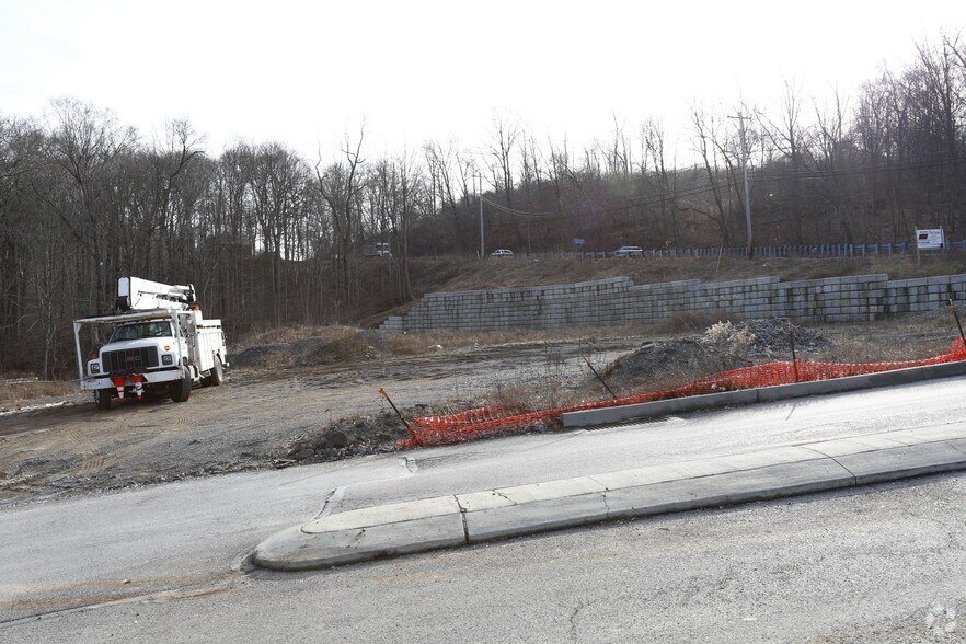 1869 Mount Nebo Rd, Sewickley, PA à vendre - Photo du bâtiment - Image 2 de 2