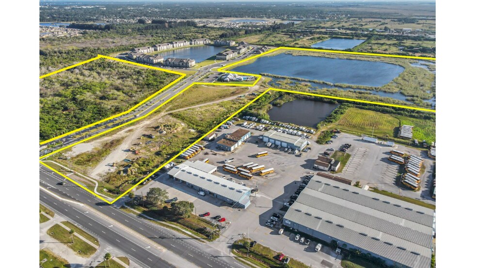 305 Laredo Dr, Cocoa, FL for sale - Building Photo - Image 3 of 8