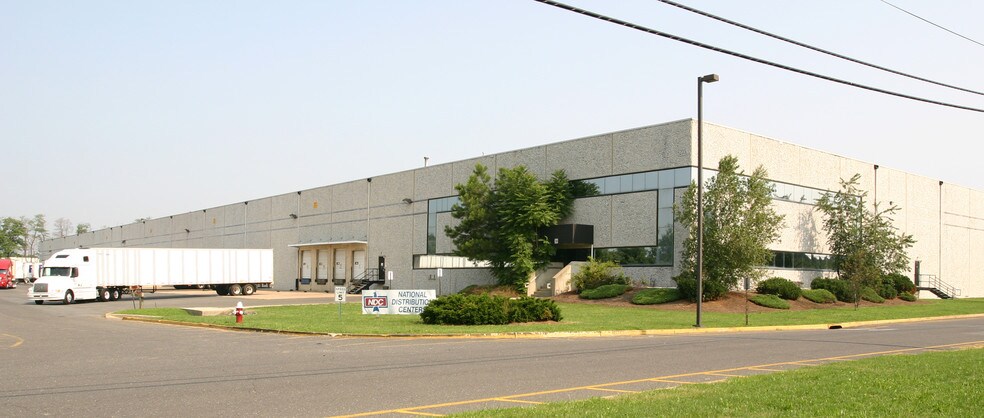 240-290 Heller Park Ct, Dayton, NJ à louer - Photo du bâtiment - Image 2 de 12