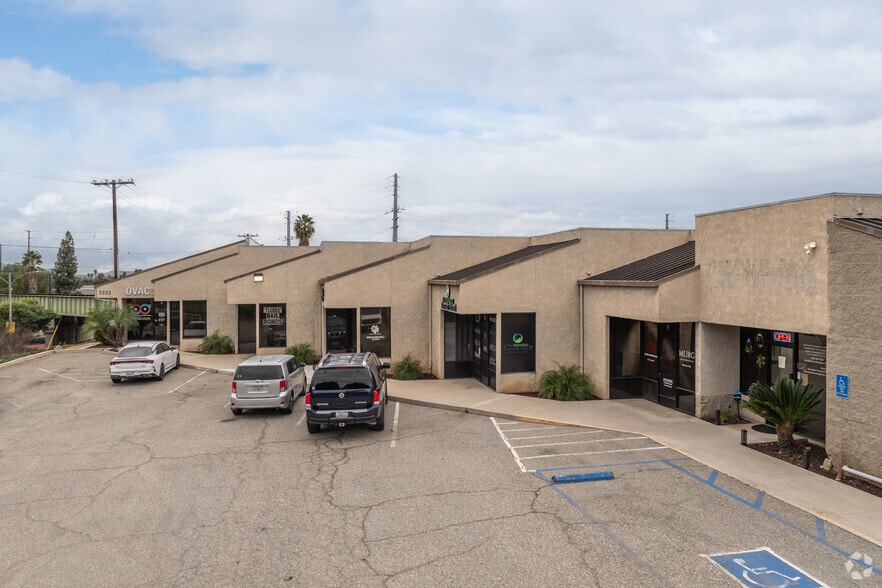 3333 Central Ave, Riverside, CA for lease - Building Photo - Image 2 of 4