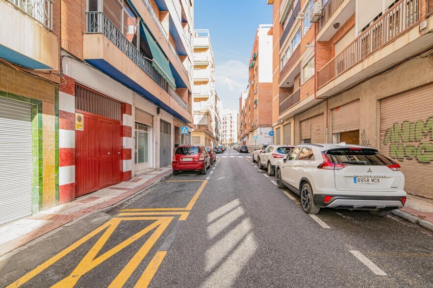 Calle Santa Rita, Granada, Granada à vendre - Photo du bâtiment - Image 2 de 19