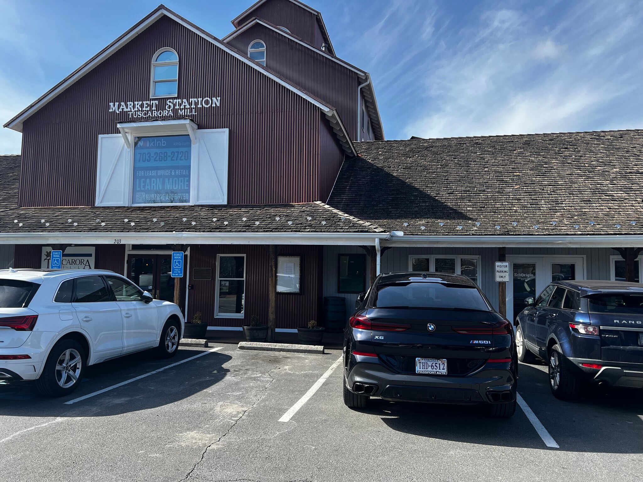 203 Harrison St SE, Leesburg, VA à louer Photo principale- Image 1 de 2