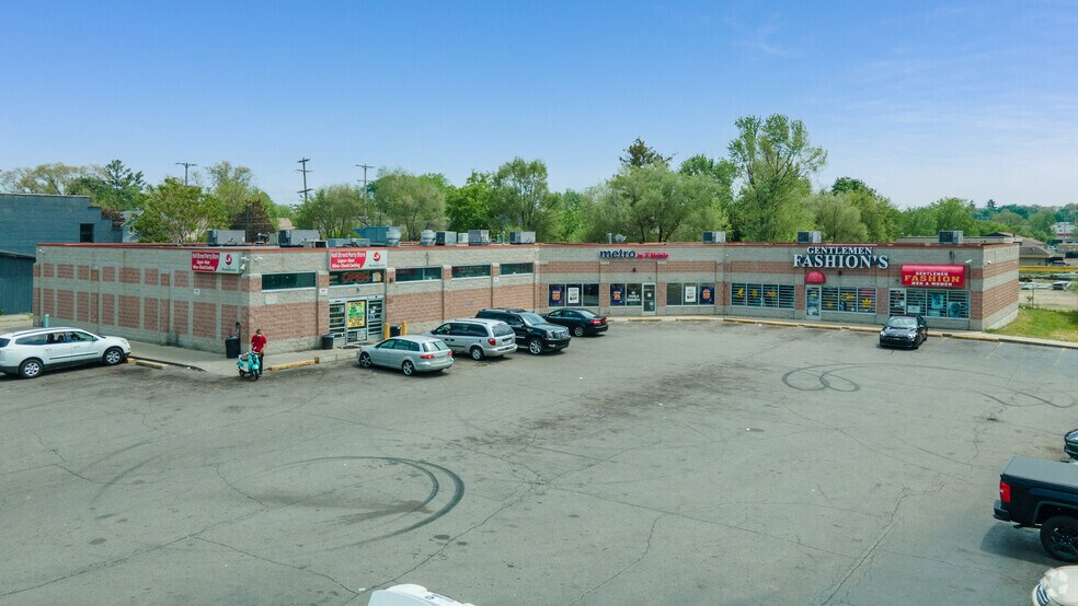 110 Hall St SW, Grand Rapids, MI for lease - Primary Photo - Image 1 of 2