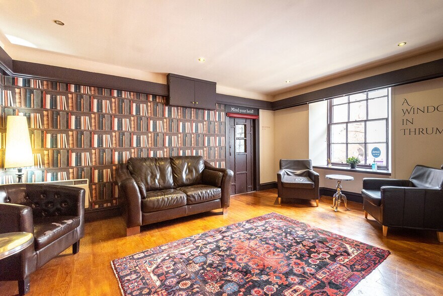 25 Bank St, Kirriemuir à vendre - Photo du bâtiment - Image 3 de 14