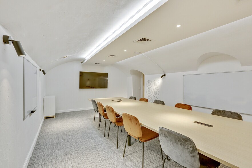 31 Cité D'antin, Paris for lease - Interior Photo - Image 2 of 3