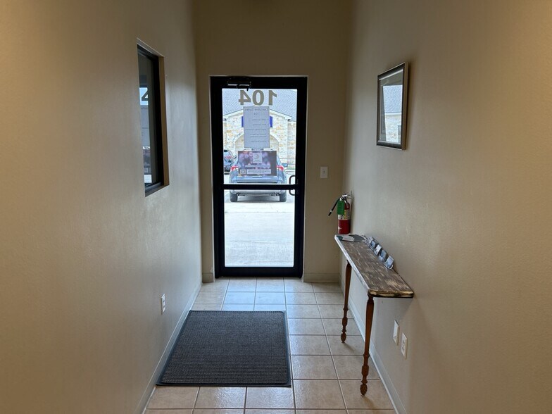 3800 S W S Young Dr, Killeen, TX for lease - Building Photo - Image 2 of 4