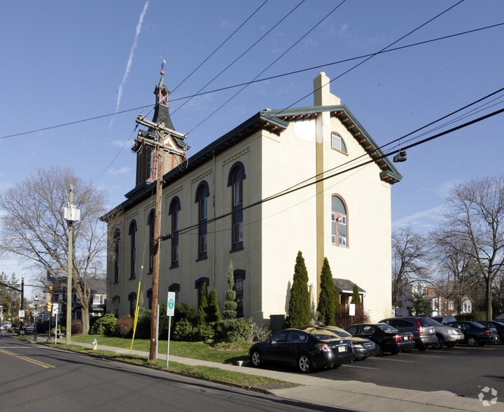 10 S Clinton St, Doylestown, PA for lease - Building Photo - Image 2 of 3