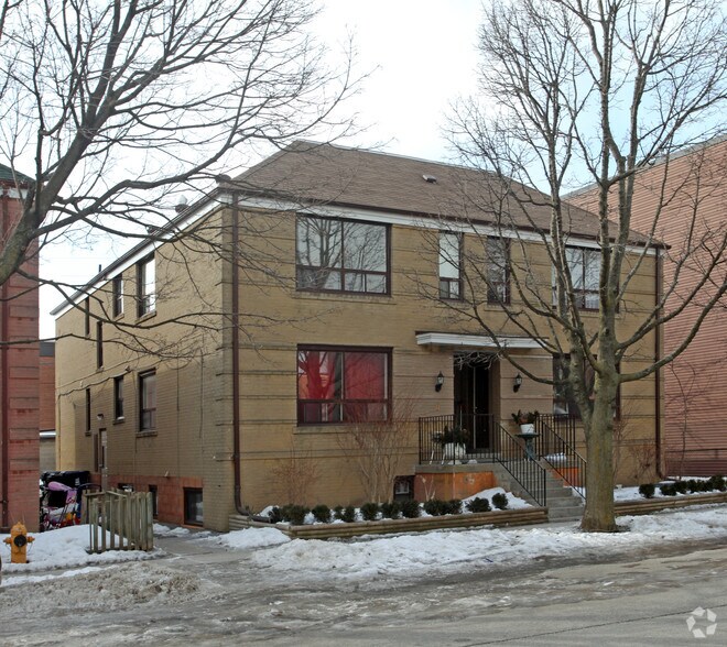 8 Norris Cres, Toronto, ON à vendre - Photo principale - Image 1 de 1