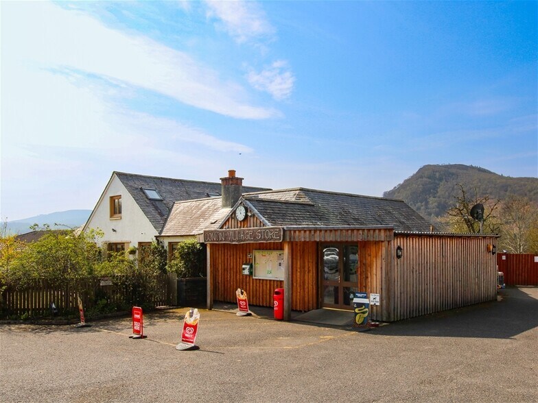 Contin Village Stores and 4 Bedroom House, Strathpeffer à vendre - Photo du bâtiment - Image 2 de 27