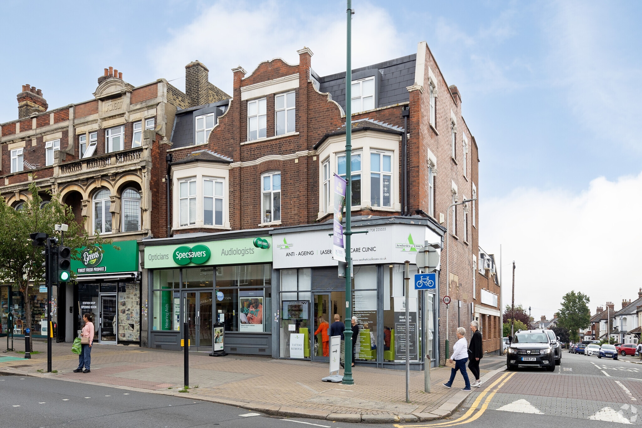 60C Station, Upminster for lease Primary Photo- Image 1 of 3