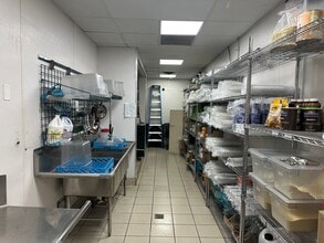 100-136 W Foothill Blvd, Azusa, CA à vendre Photo intérieure- Image 1 de 9