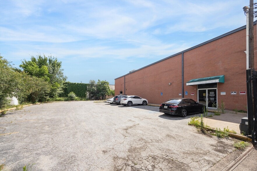 2918 San Jacinto St, Houston, TX à vendre - Photo du bâtiment - Image 3 de 17