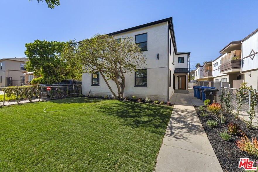 2625 Chariton St, Los Angeles, CA for sale - Building Photo - Image 1 of 10