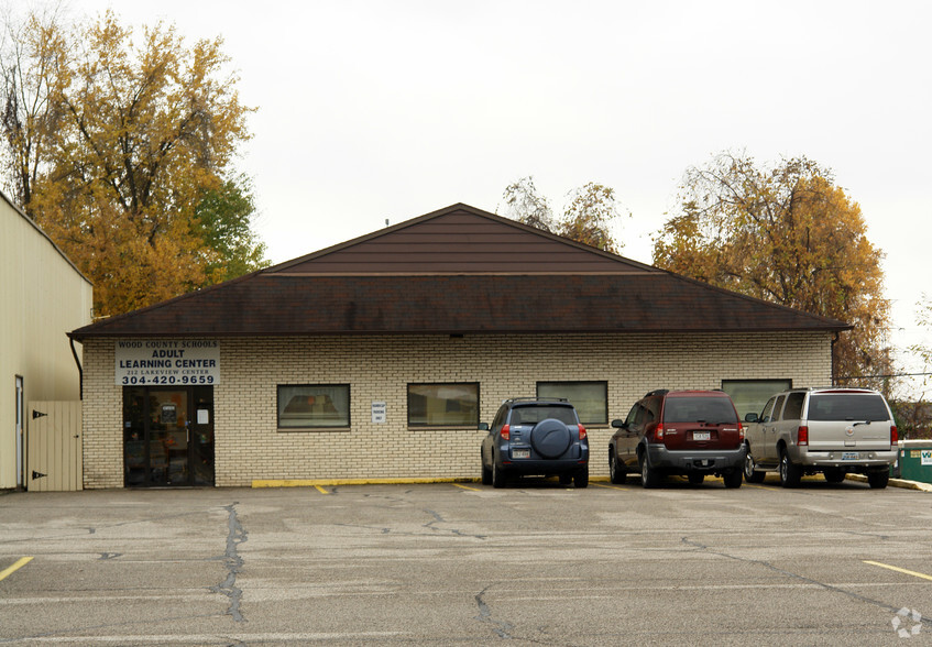 400 Lakeview Ct, Parkersburg, WV à louer - Photo principale - Image 1 de 2