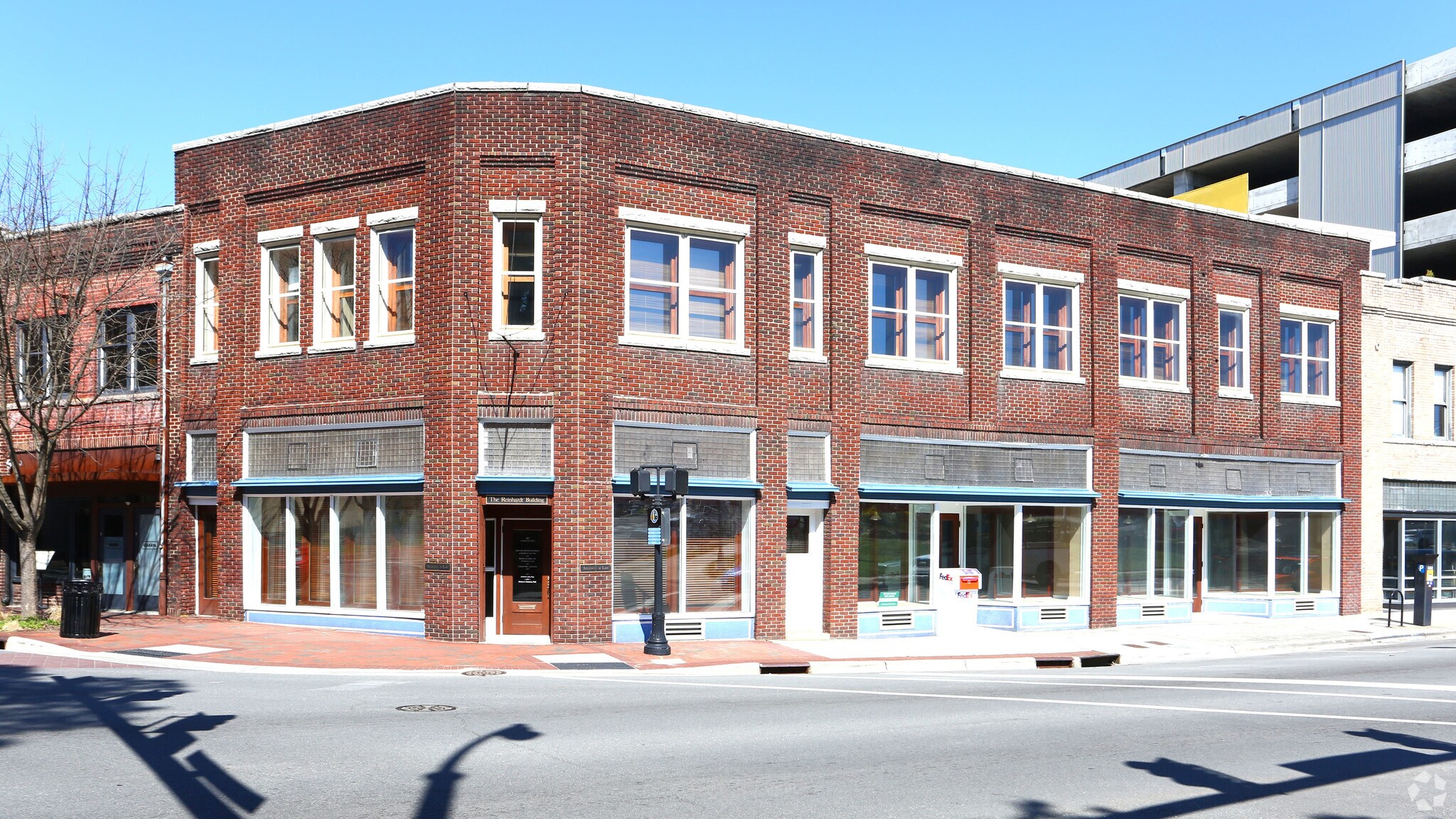 401 N Mangum St, Durham, NC à louer Photo du bâtiment- Image 1 de 27