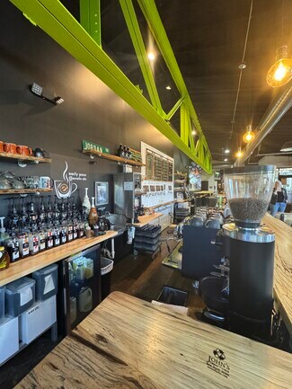 Plus de détails pour 8080 Grand St, Dexter, MI - Commerce de détail à vendre