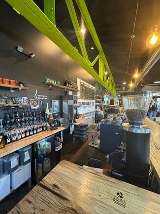 Plus de détails pour 8080 Grand St, Dexter, MI - Commerce de détail à vendre