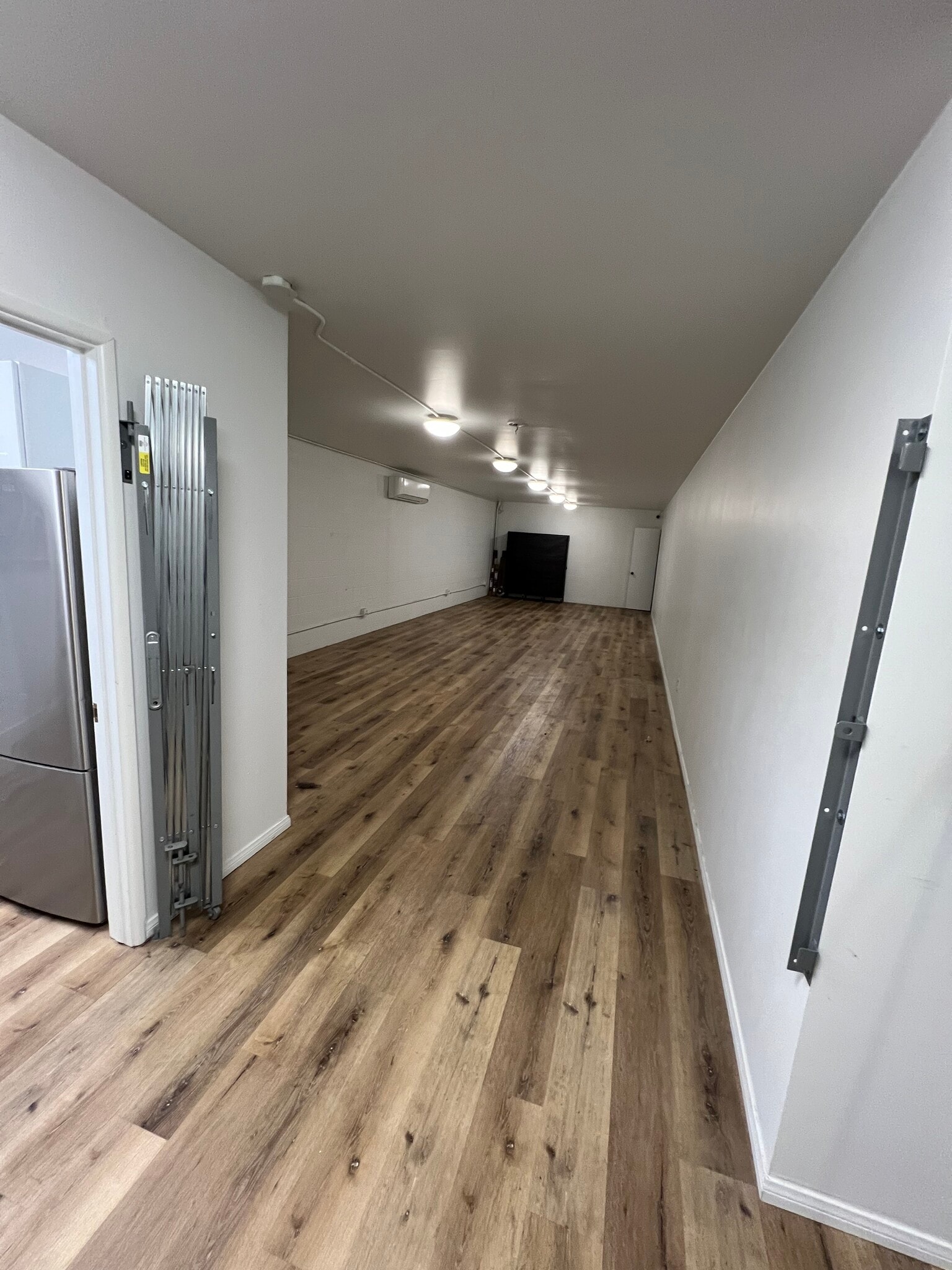 735 Stocker Rd, Big Bear Lake, CA for lease Interior Photo- Image 1 of 11