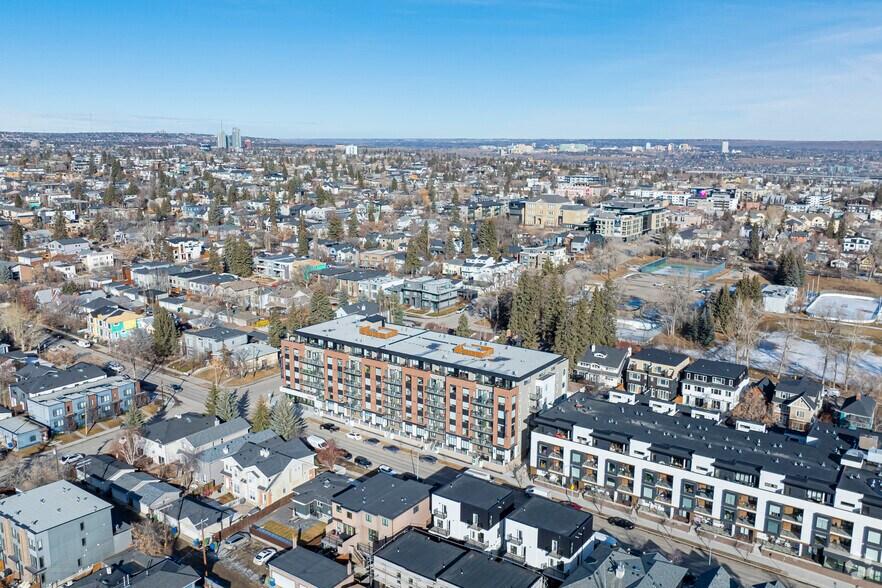 3360 16th St SW, Calgary, AB à louer - Aérien - Image 2 de 20