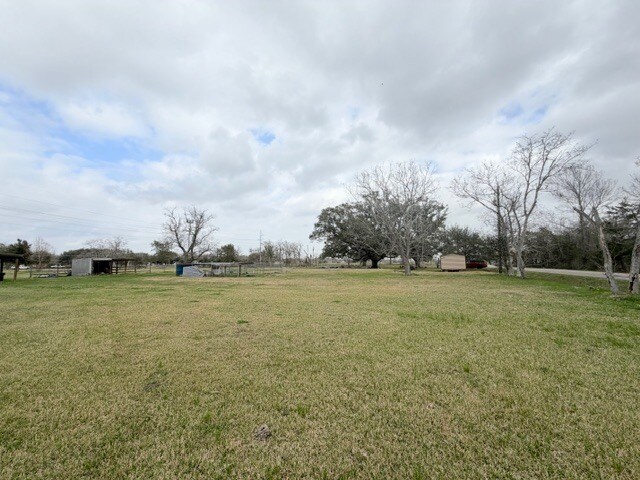 609 County Road 351, Alvin, TX for sale Primary Photo- Image 1 of 29