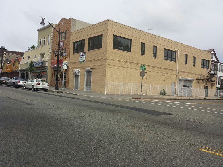 471 Clinton Ave, Newark, NJ à louer - Photo du bâtiment - Image 2 de 2